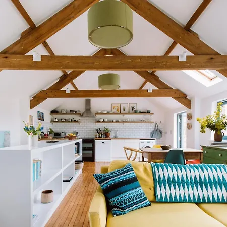 Holiday home Trefoil Barn