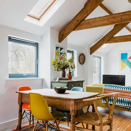 Trefoil Barn *